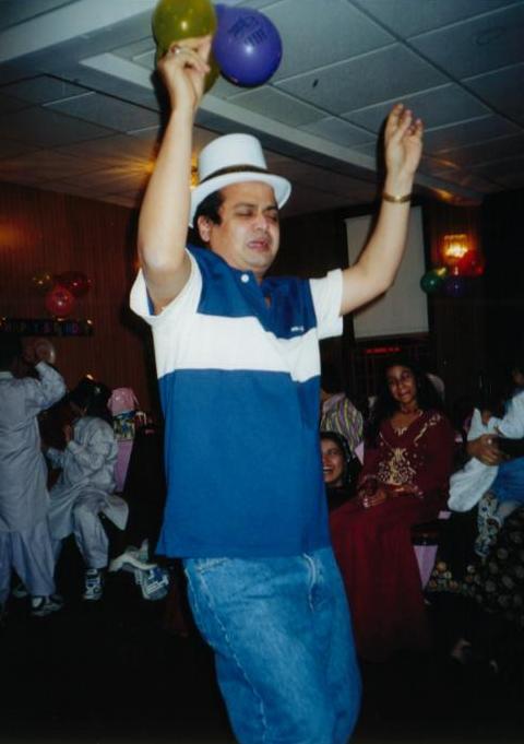 NEW YR PARTY2.JPG
